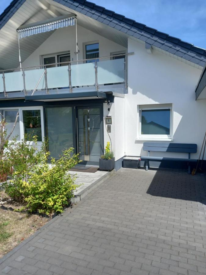 Ferienwohnung Sonnenschein ノイヴィート エクステリア 写真